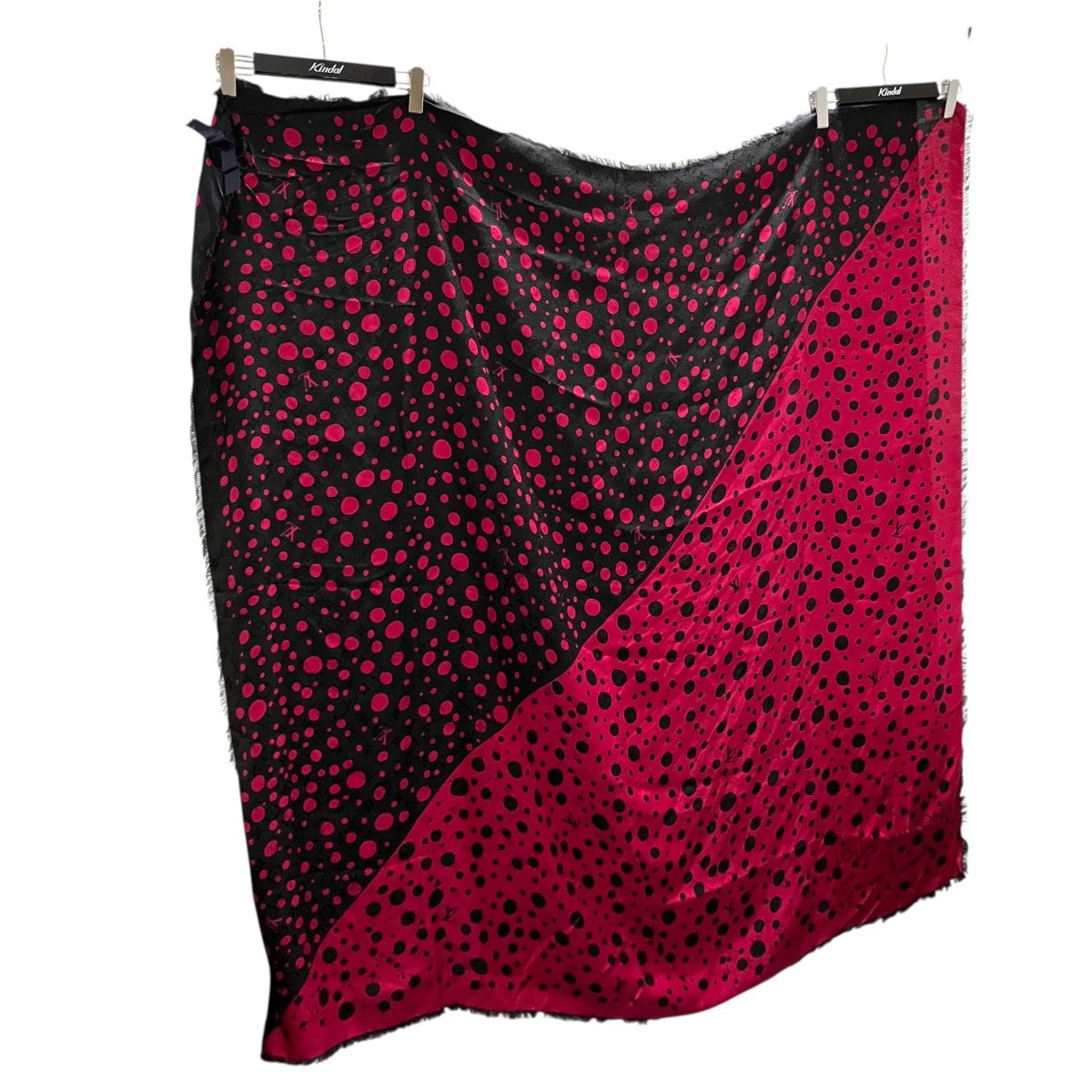 LOUIS VUITTON×草間彌生 Infinity Dots Shawl 140ショールM78304 古着・中古-1枚目のアイテム画像