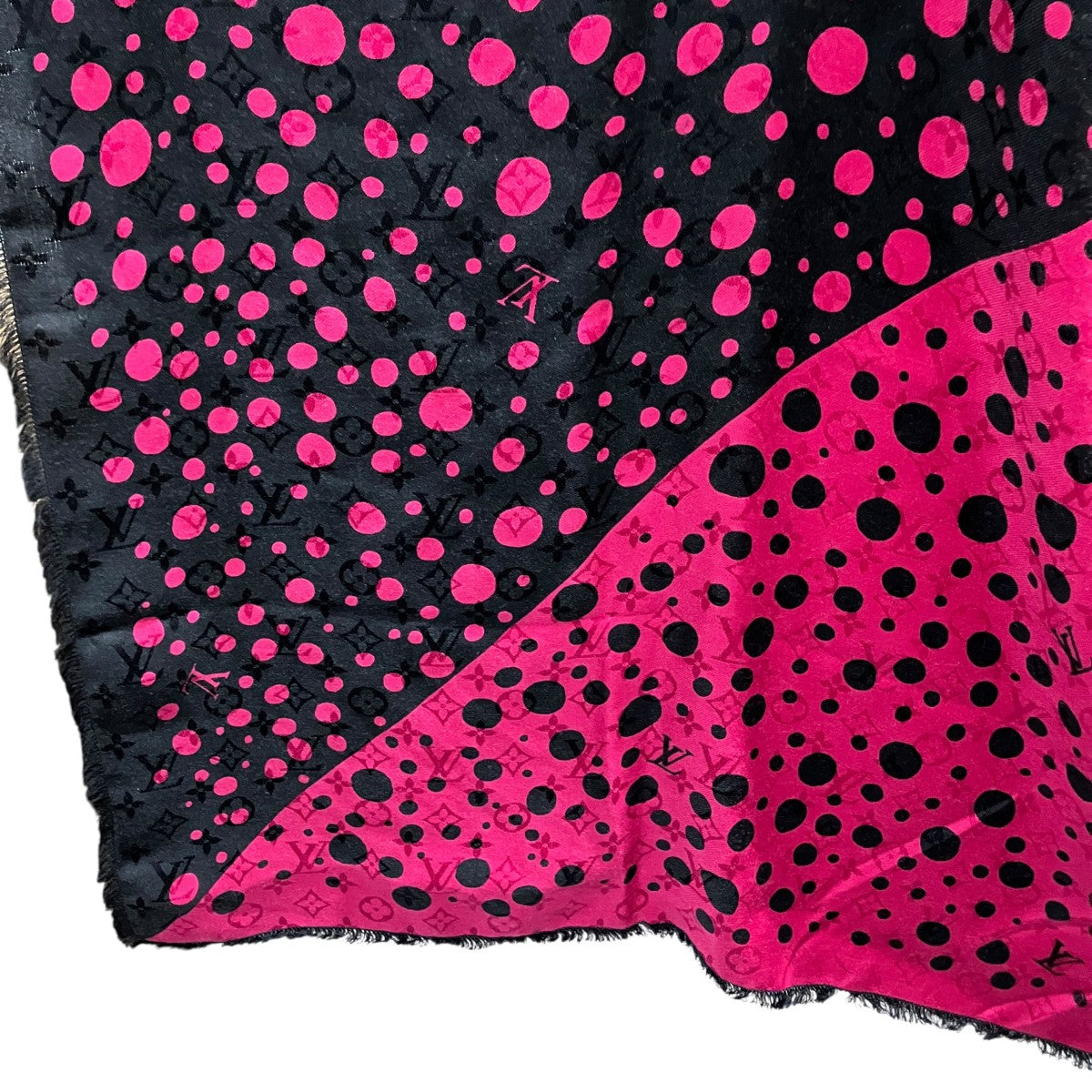 LOUIS VUITTON×草間彌生 Infinity Dots Shawl 140ショールM78304 古着・中古-4枚目のアイテム画像