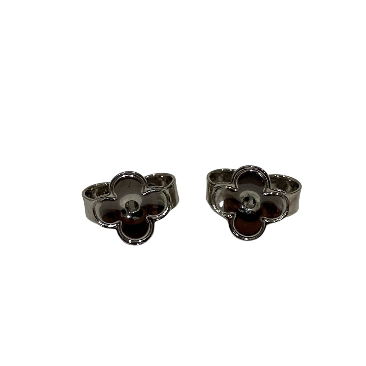 M68124ピアス