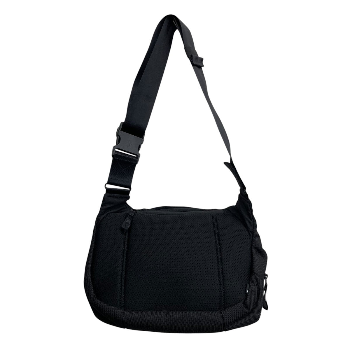 Incase ショルダーバッグTrack Large Sling 古着・中古-2枚目のアイテム画像
