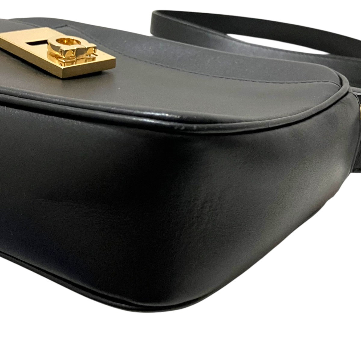 Ferragamo ガンチーニカメラバック 古着・中古-6枚目のアイテム画像