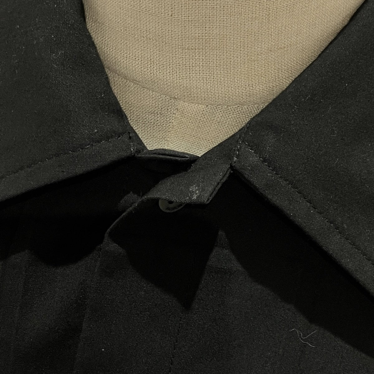 JACQUEMUS 【The Corto shirt】タック加工シャツ246SH096-1671-990 古着・中古-7枚目のアイテム画像