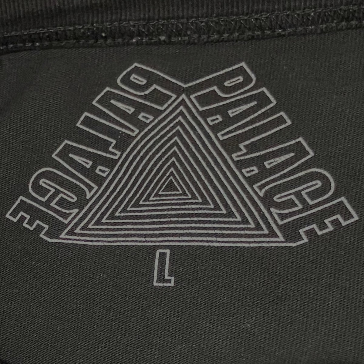 PALACE 【SOFAR LONGSLEEVE T-SHIRT】フロント裾刺繍カットソー 古着・中古-7枚目のアイテム画像