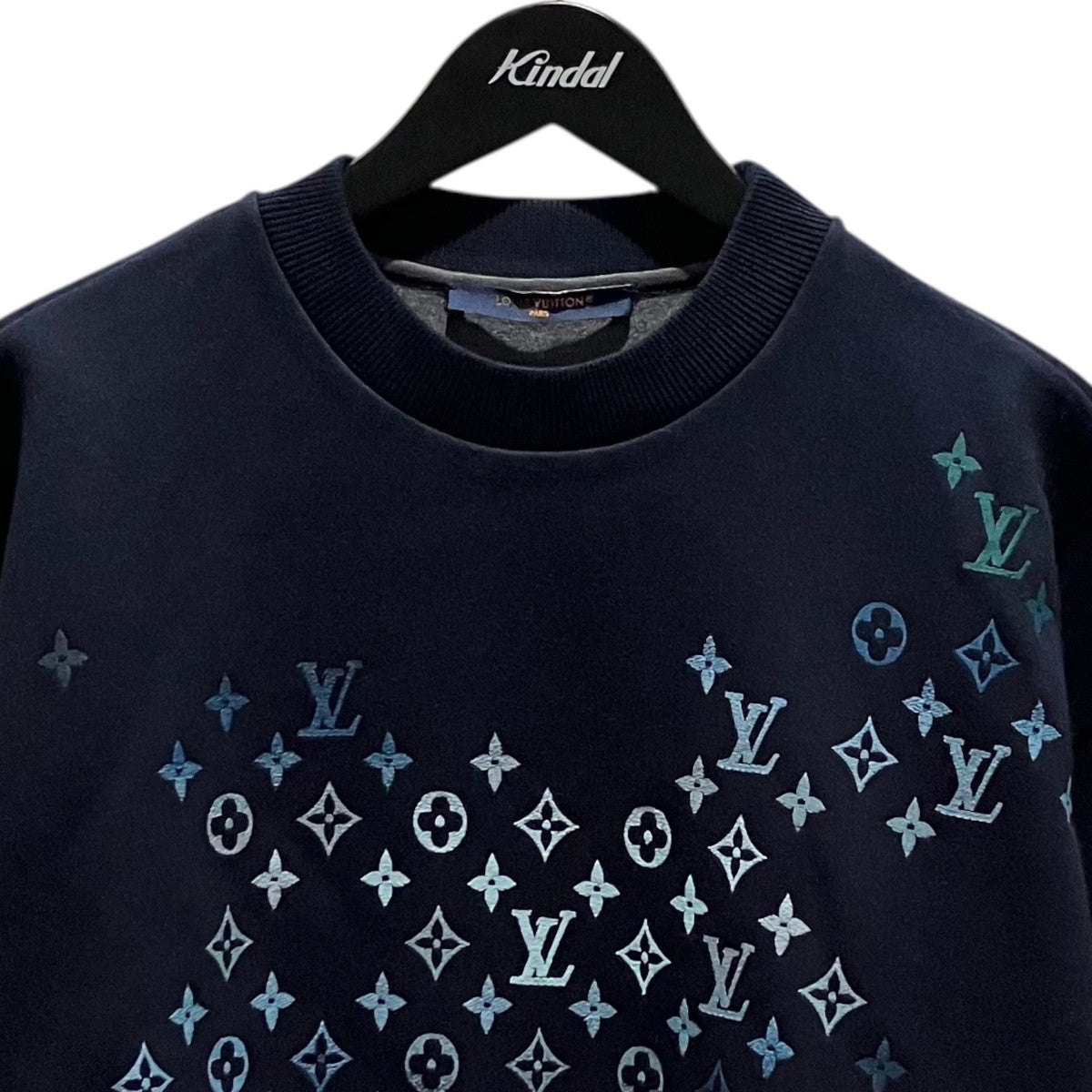 LOUIS VUITTON 24AW【EMBROIDERED MNG GRADIENT SWEATSHIRT】ロゴスウェットRM242MQ JUJ HQY31W 古着・中古-3枚目のアイテム画像