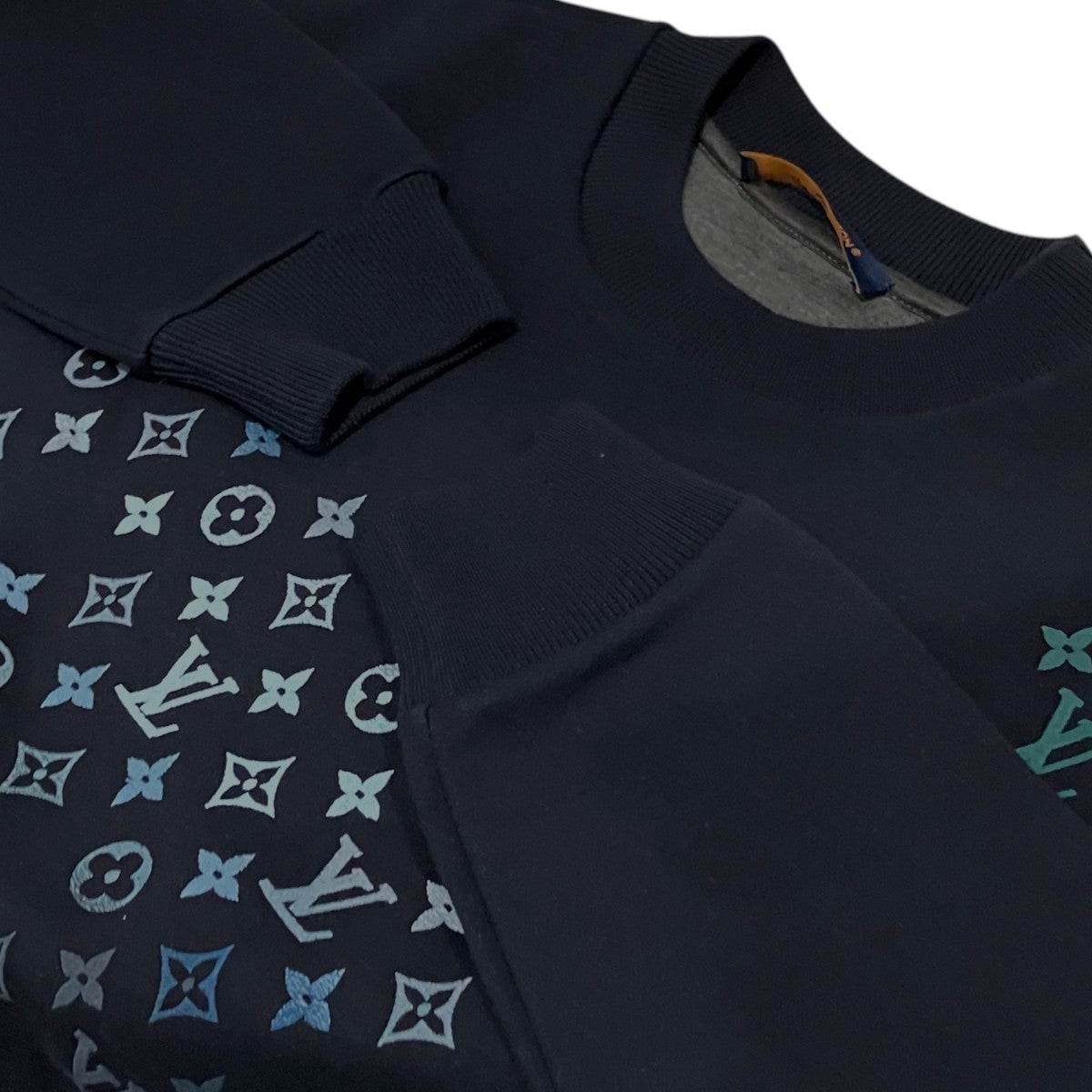 LOUIS VUITTON 24AW【EMBROIDERED MNG GRADIENT SWEATSHIRT】ロゴスウェットRM242MQ JUJ HQY31W 古着・中古-5枚目のアイテム画像