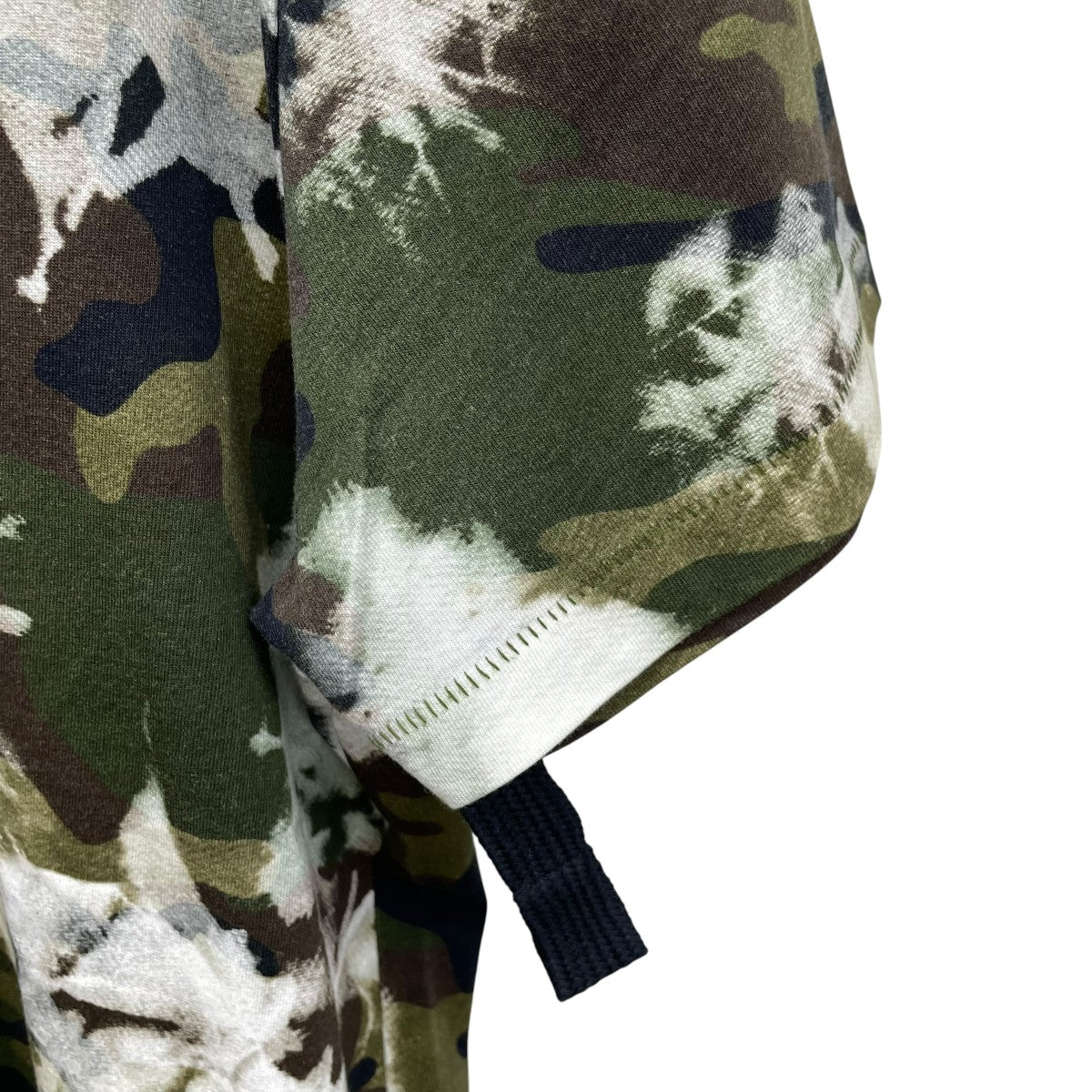 OFFWHITE カモ柄バックロゴTシャツ 古着・中古-4枚目のアイテム画像