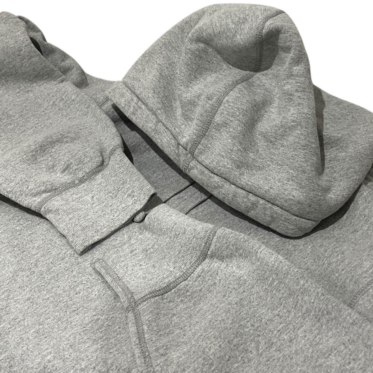 【Micro Logo Hooded Sweatshirt】プルオーバーパーカー