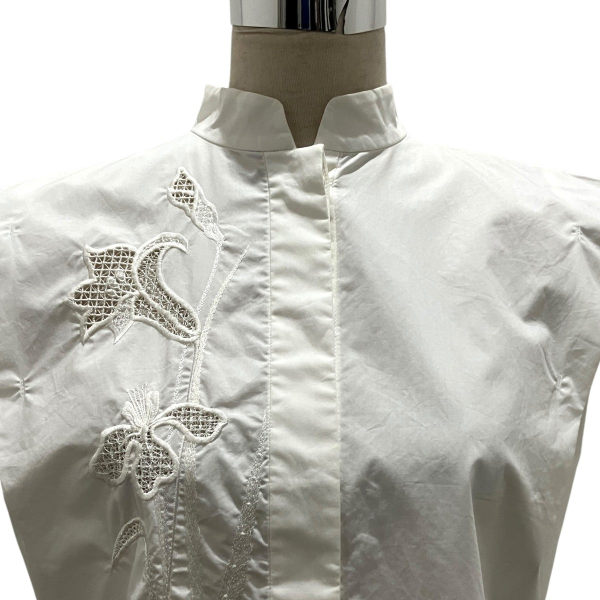 【Botanical Embroidery Sleeveless Shirt】ノースリーブブラウスMM21SS-SH012