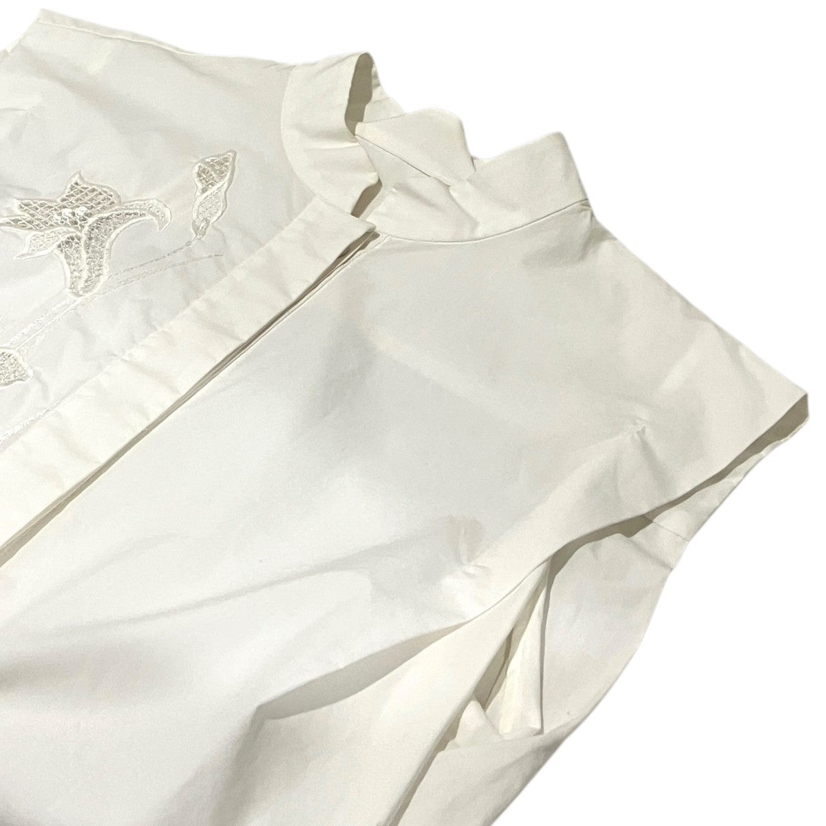 【Botanical Embroidery Sleeveless Shirt】ノースリーブブラウスMM21SS-SH012