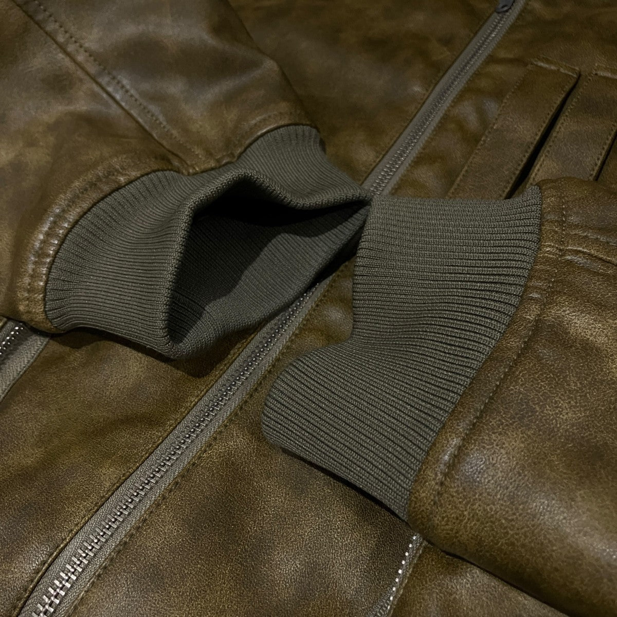 TAUPE 【TACTICAL LEATHER FLIGHT JACKET】フェイクレザージャケットTPM25102001 古着・中古-5枚目のアイテム画像