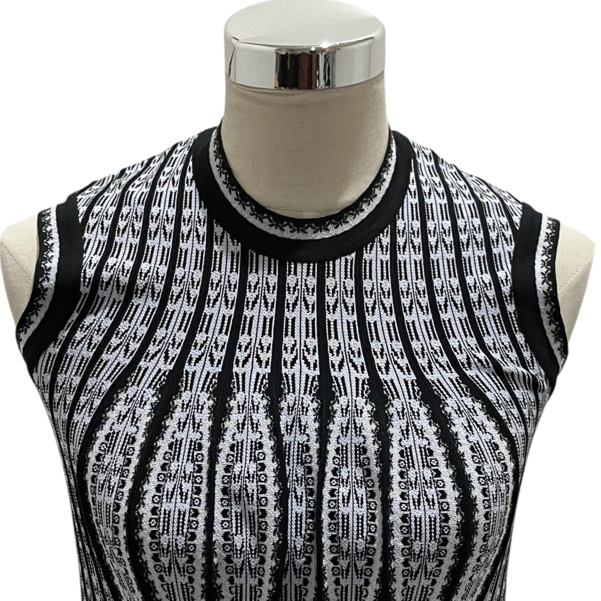 mame kurogouchi 25SS【Lantern Knitted Volume Dress】ジャガードワンピースMM25SS-KN036 古着・中古-4枚目のアイテム画像