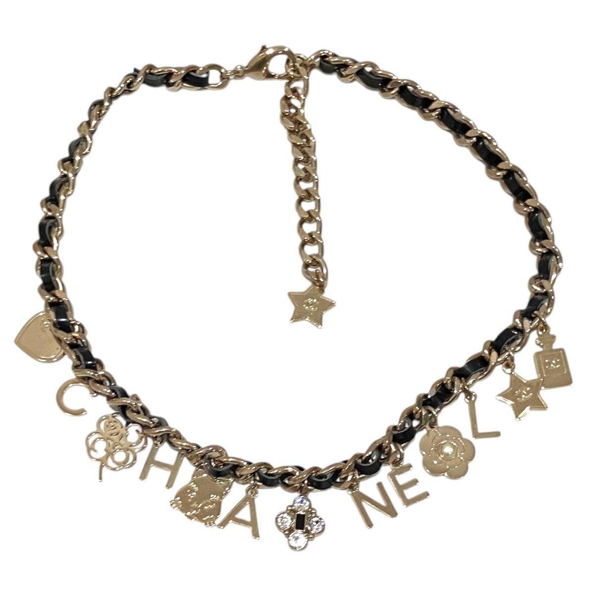 CHANEL 【キャット カメリア ロゴチャーム】レザー ネックレスA96760 古着・中古-2枚目のアイテム画像