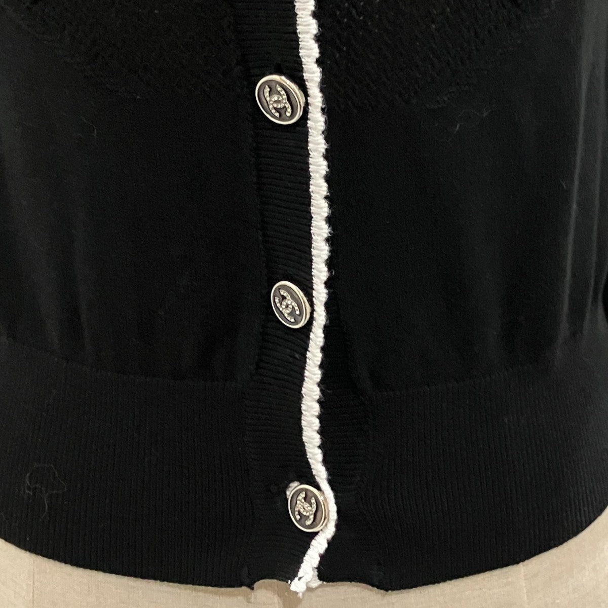CHANEL ココボタンカーディガンP72196 K10414 古着・中古-5枚目のアイテム画像