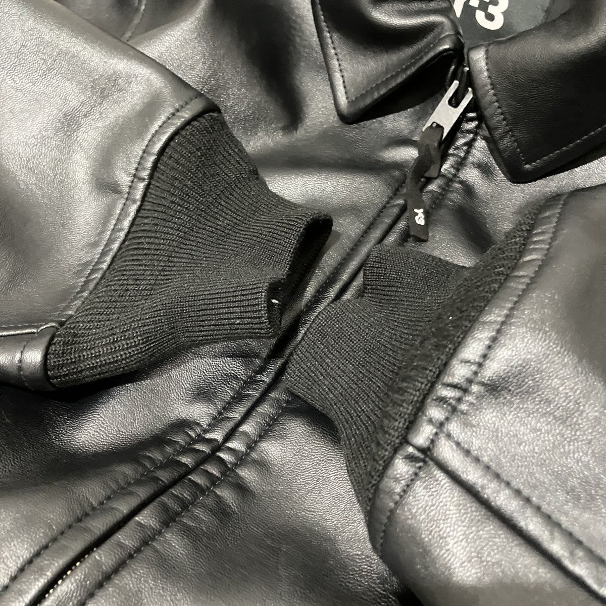 【PLEATHER BOMBER JACKET】フェイクレザージャケットJD9795
