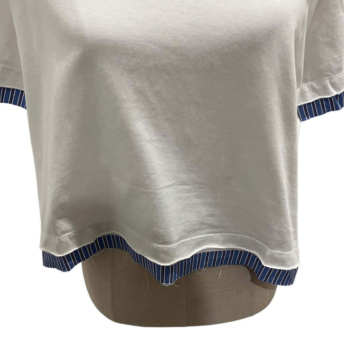 MIU MIU 半袖クロップドロゴTシャツMJN414 古着・中古-4枚目のアイテム画像