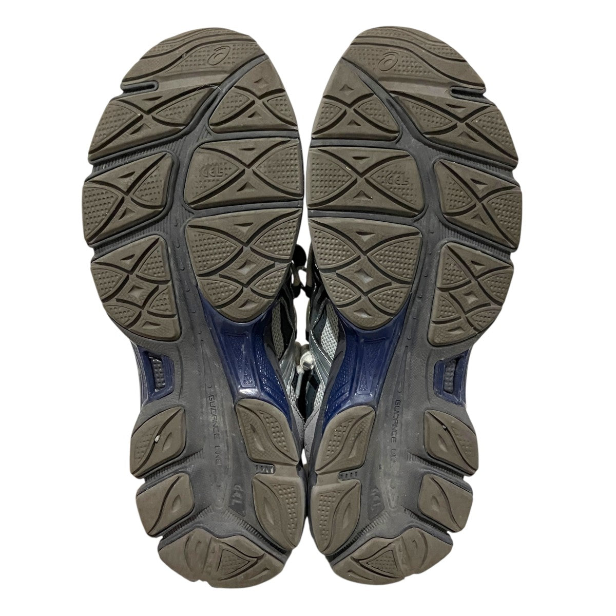 【GEL CUMULUS 16】ローカットスニーカー1203A838
