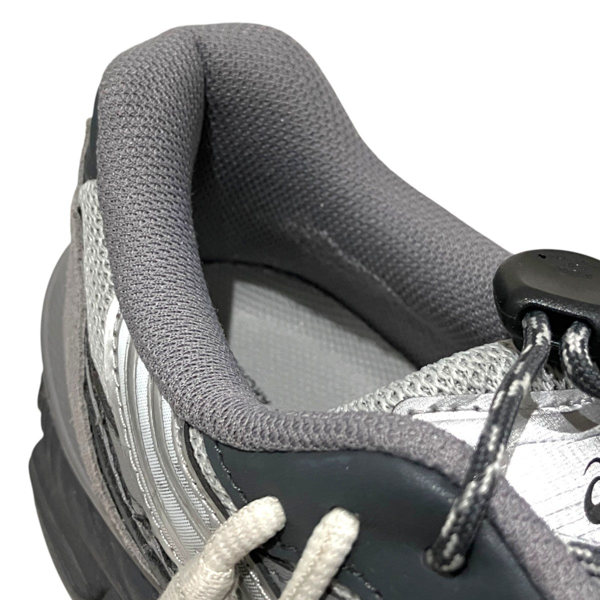 【GEL CUMULUS 16】ローカットスニーカー1203A838