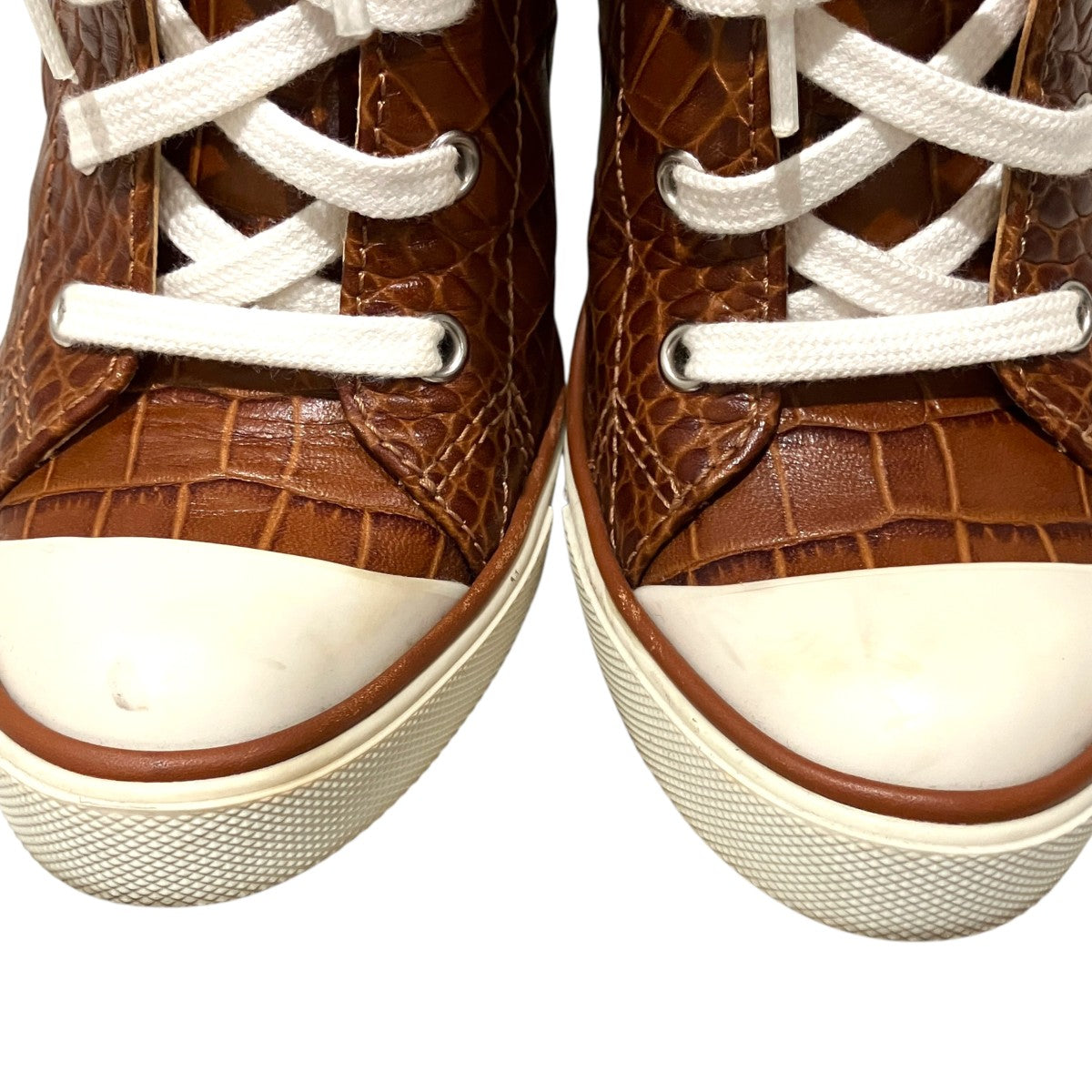【Raelyn Calfskin Sneaker】ヒールスニーカー818967