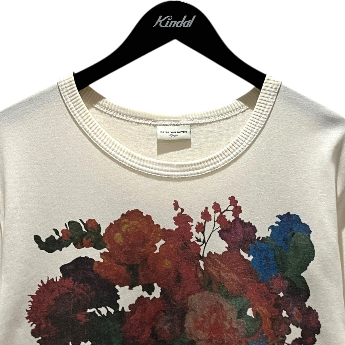 フラワープリントTシャツ