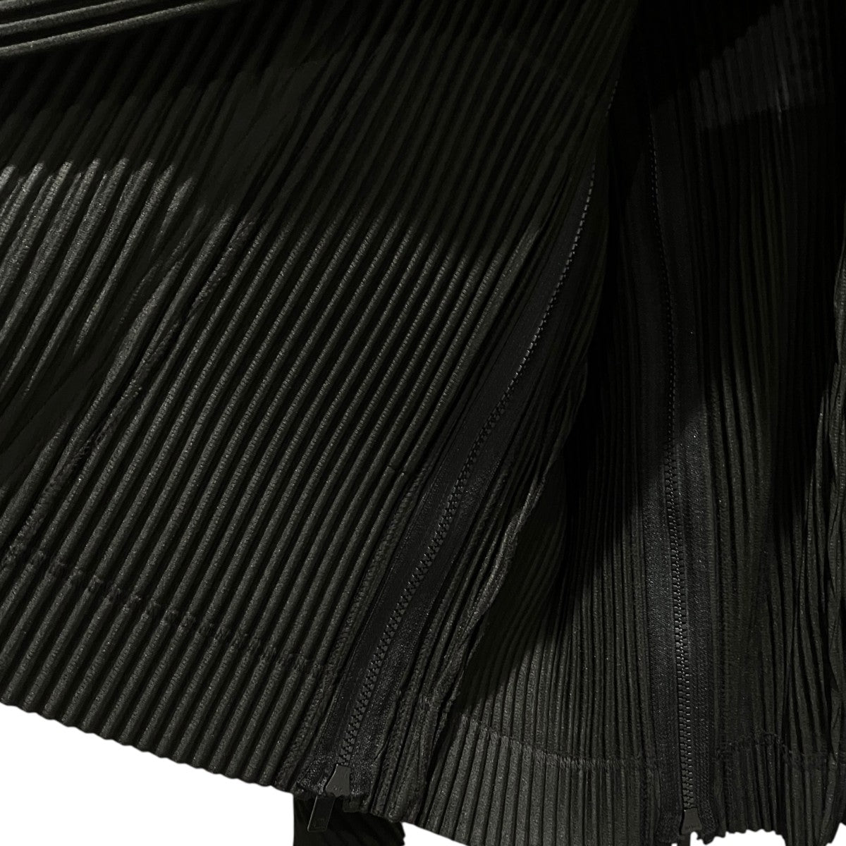 【MULTI-FASTENED】プリーツジャケットHP61JC230