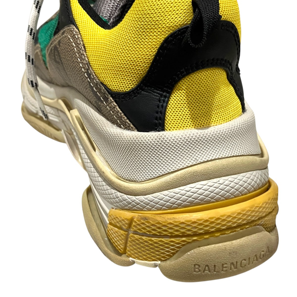 【TRIPLE S】ローカットスニーカー681067
