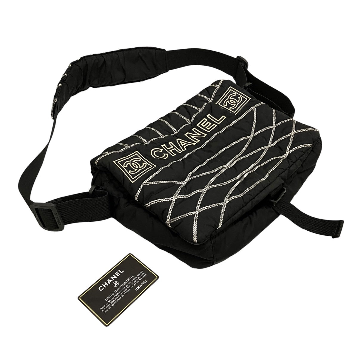 CHANEL(シャネル) ナイロンメッセンジャーバッグA32807 A32807 108