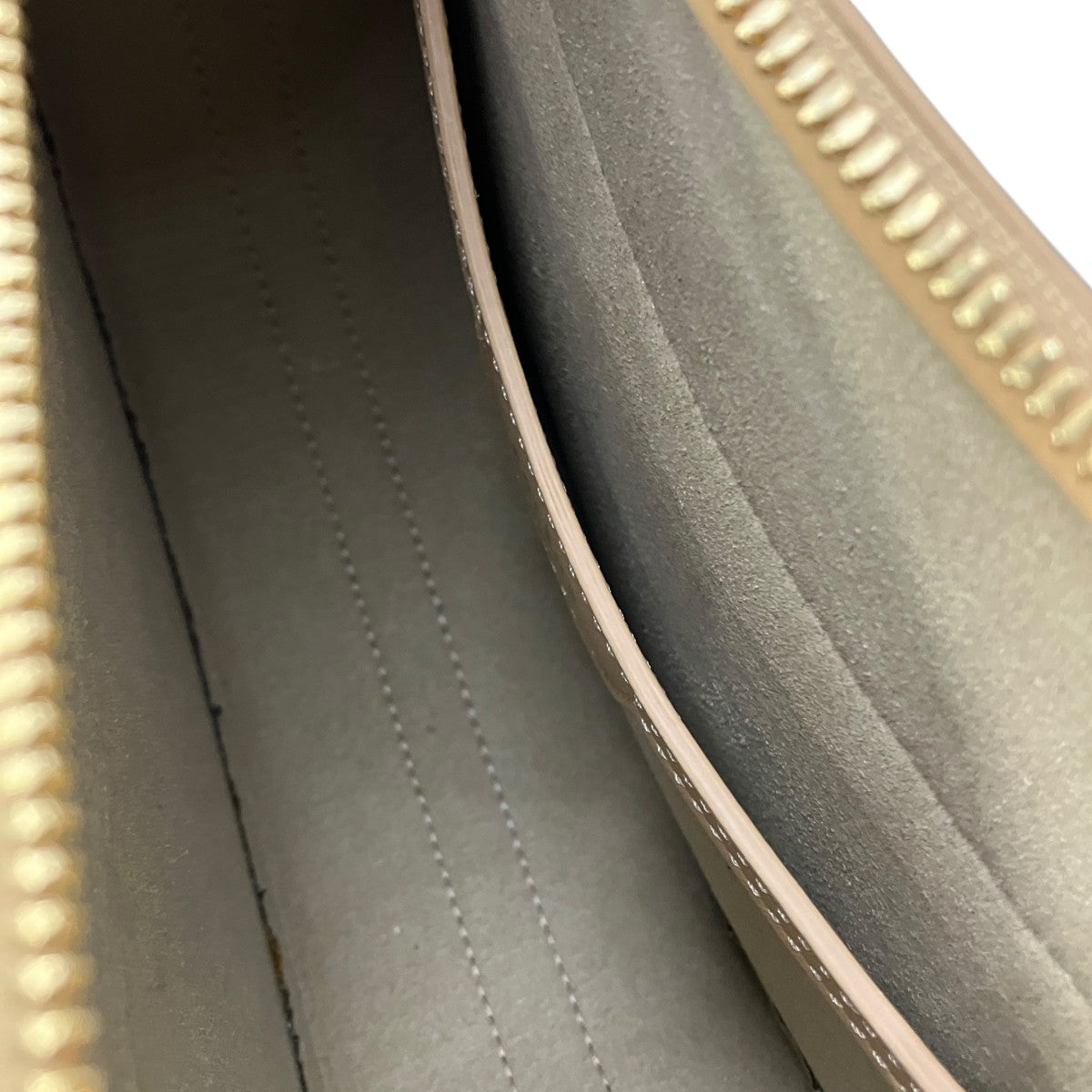 ハーフムーンショルダーバッグ