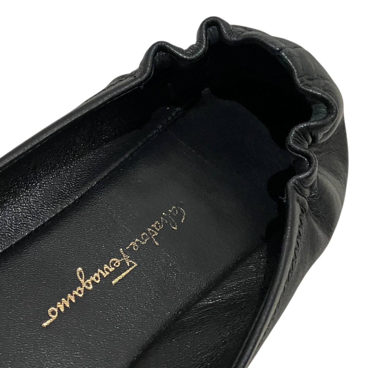 Salvatore Ferragamo(サルヴァトーレフェラガモ) 【VIGNOLA