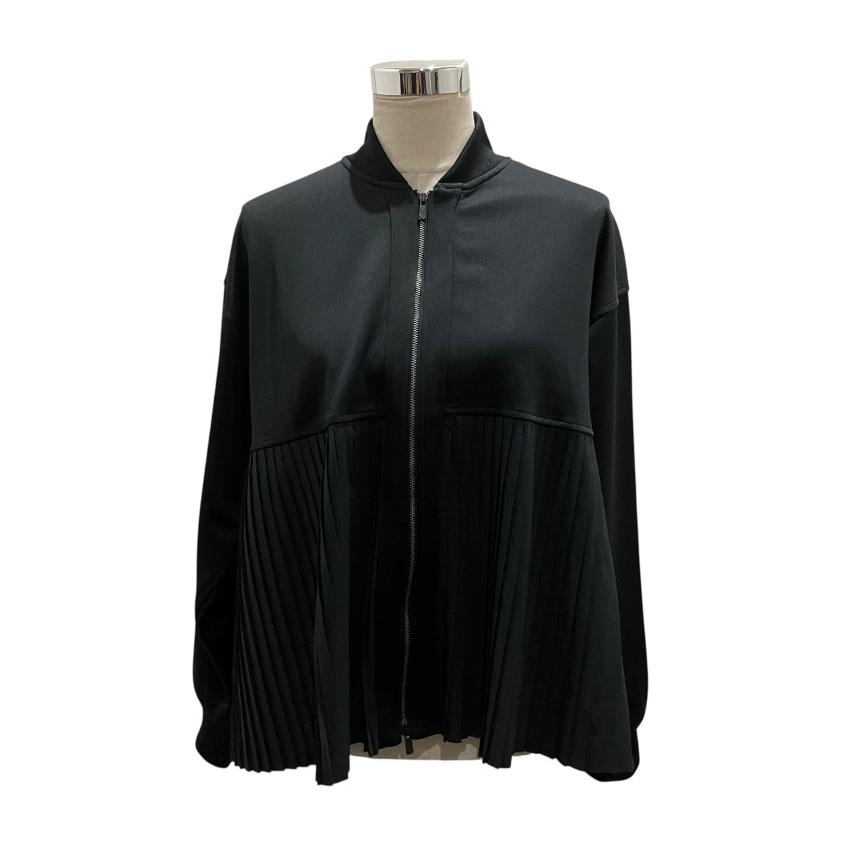 【NIKE WMNS NSW PLEATED JACKET】プリーツ切替トラックジャケットIM7458-010
