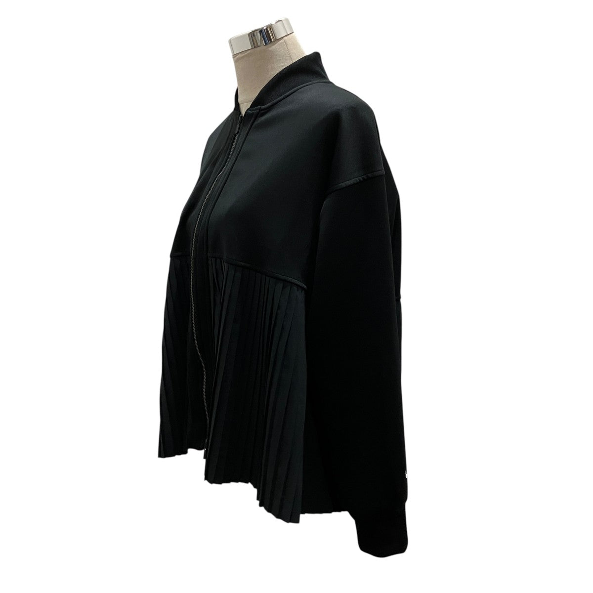 【NIKE WMNS NSW PLEATED JACKET】プリーツ切替トラックジャケットIM7458-010