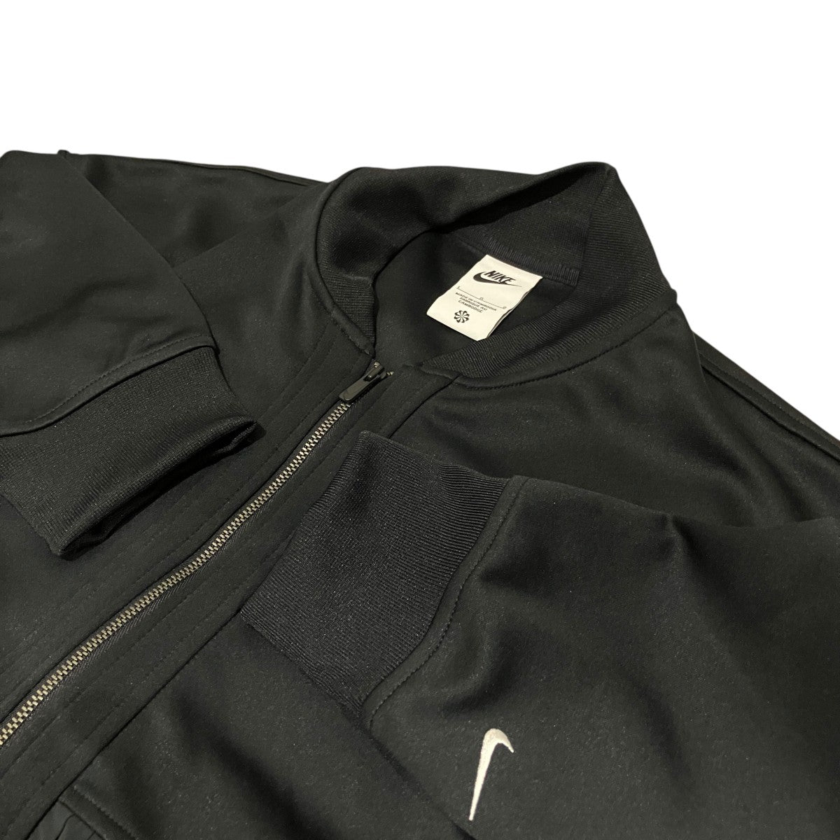 【NIKE WMNS NSW PLEATED JACKET】プリーツ切替トラックジャケットIM7458-010