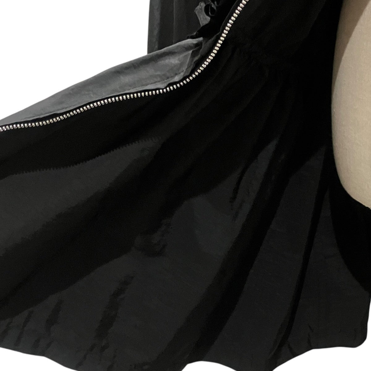 26SS【NYLON FRILLED MOUNTAIN PARKA】フリルナイロンジャケットGRNTJ008