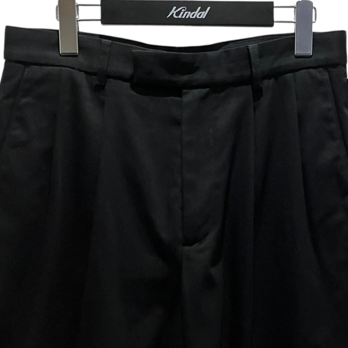 タックパンツ