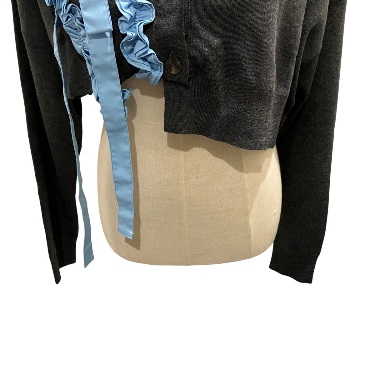 【FRILL DECO CARDIGAN】クロップドカーディガン300IA270-2781