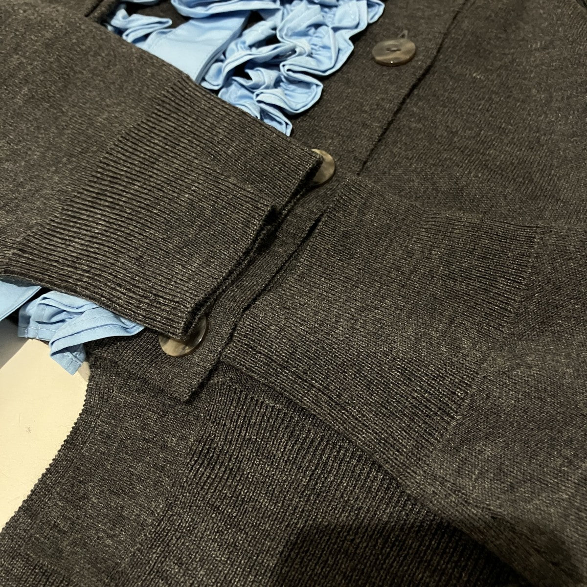 【FRILL DECO CARDIGAN】クロップドカーディガン300IA270-2781