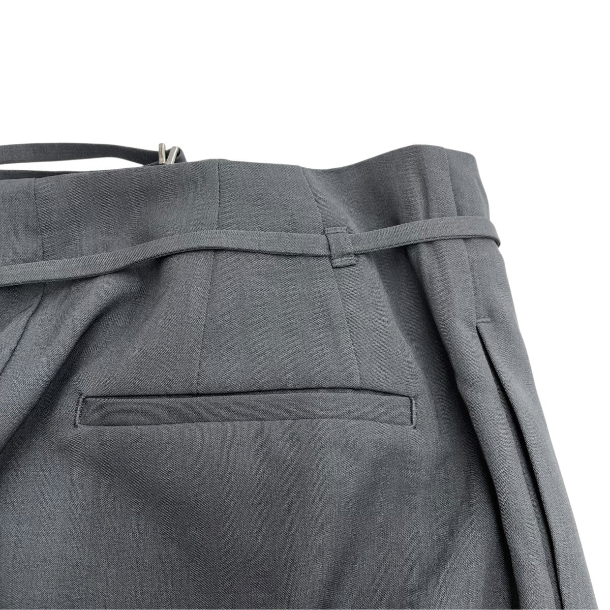 MULTI TUCK NARROW BELTスラックスパンツ0126108950620