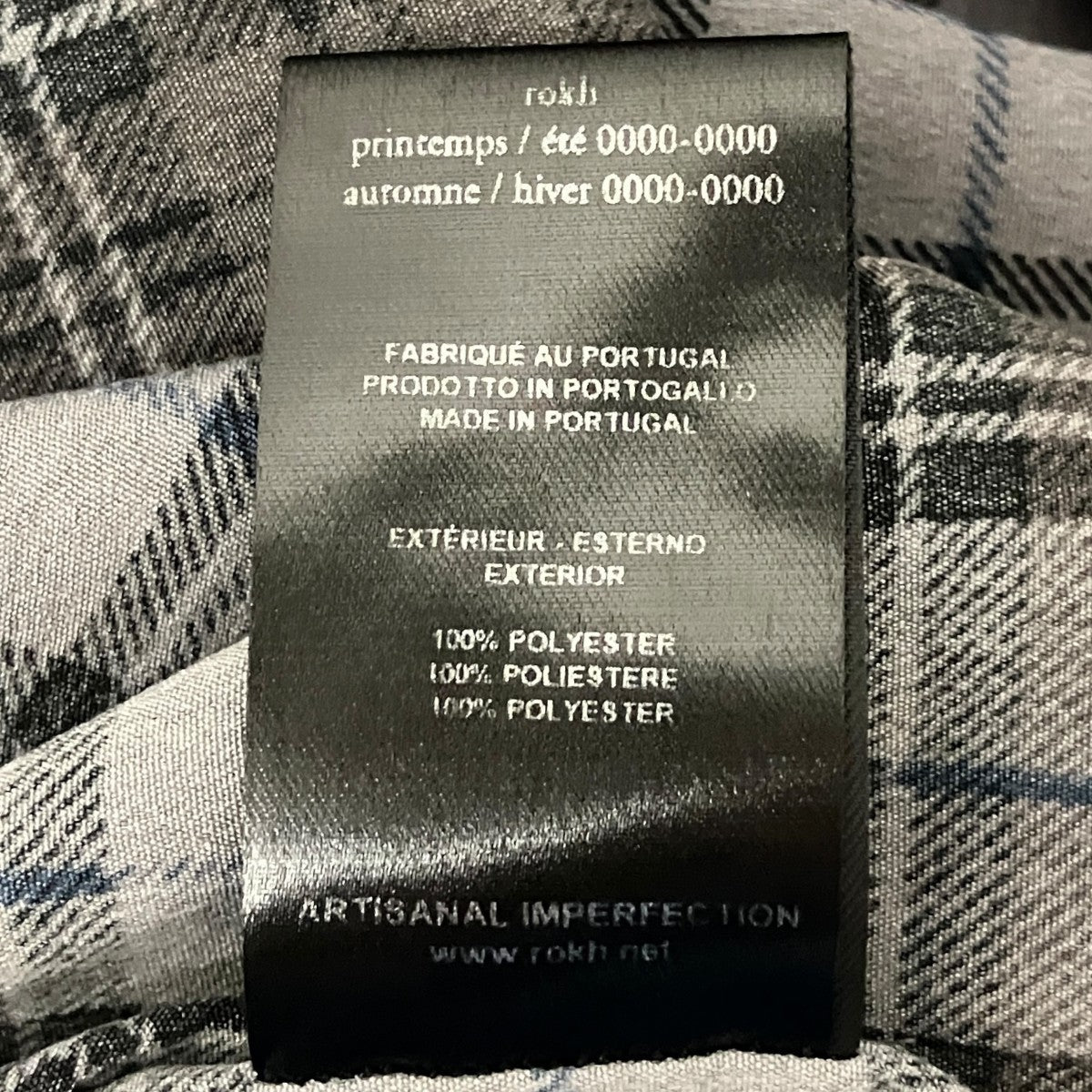 タイ付き長袖シャツ