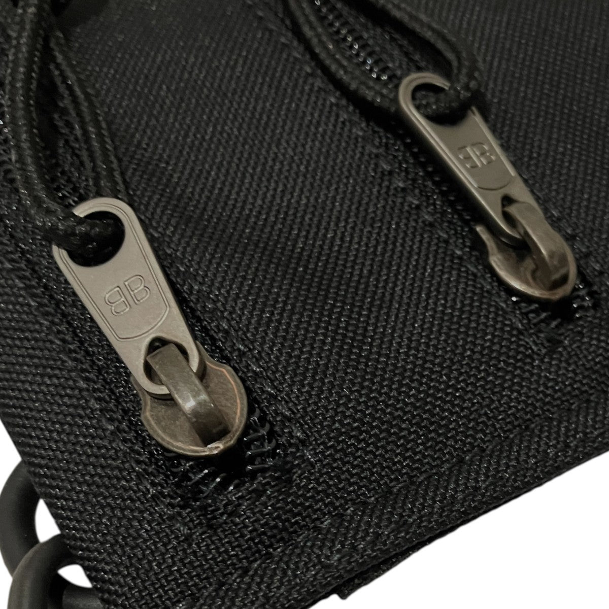 【EXPLORER FLAT POUCH STRAP】サコッシュ618379