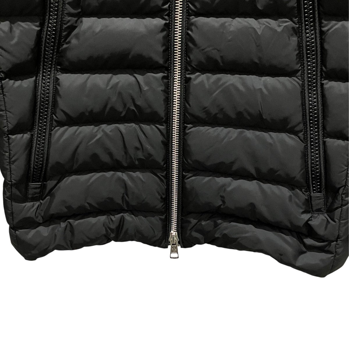 MONCLER 【AMIOT】ダウンジャケットI20911A00101 古着・中古-4枚目のアイテム画像