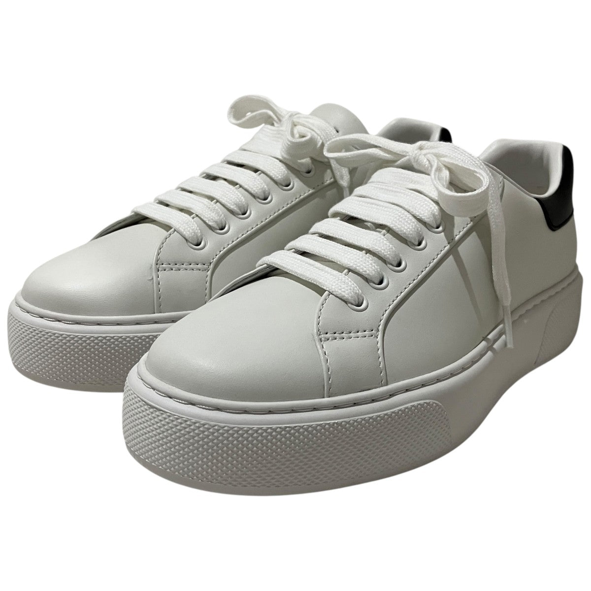 PRADA ローカットスニーカー2EG 361 古着・中古-1枚目のアイテム画像