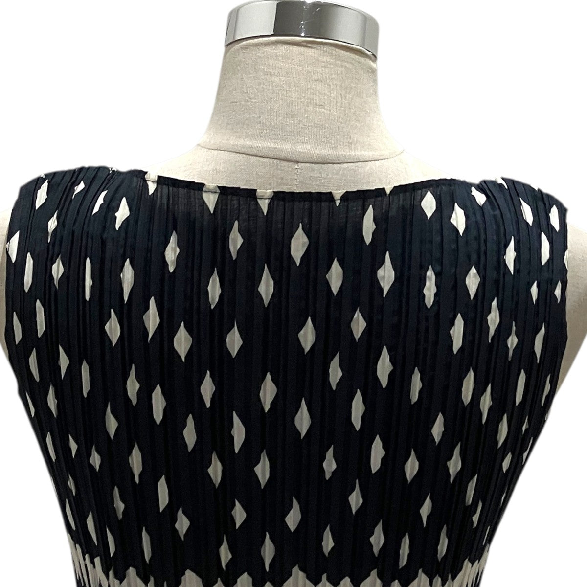 ISSEY MIYAKE ボタニカル柄プリーツタンクトップIM12FJ532 古着・中古-4枚目のアイテム画像