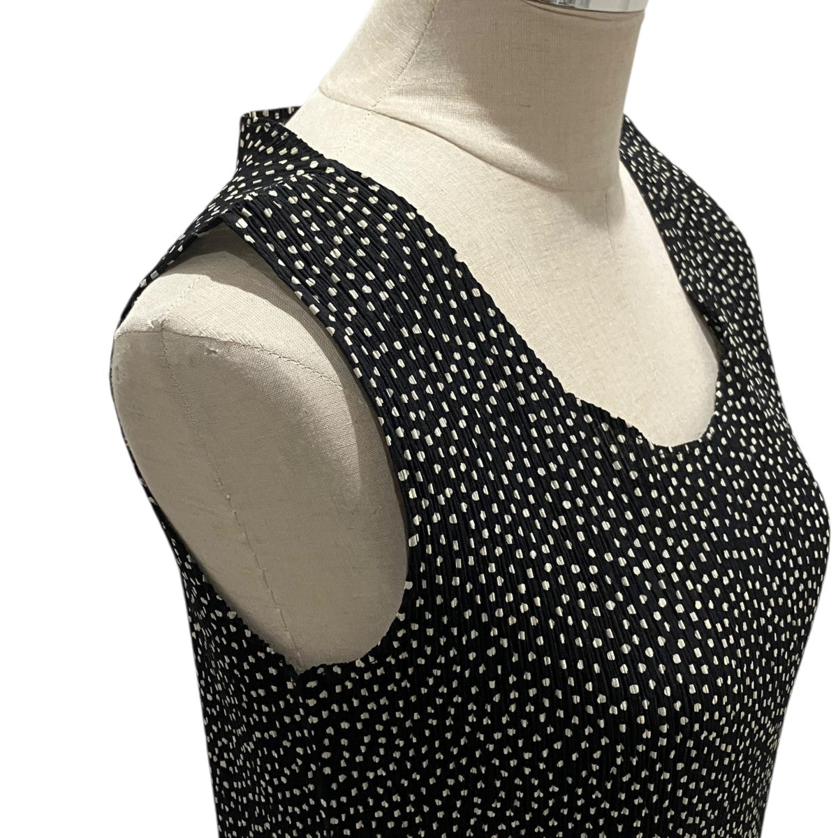 ISSEY MIYAKE ドット柄プリーツタンクトップIM52-FJ806 古着・中古-6枚目のアイテム画像