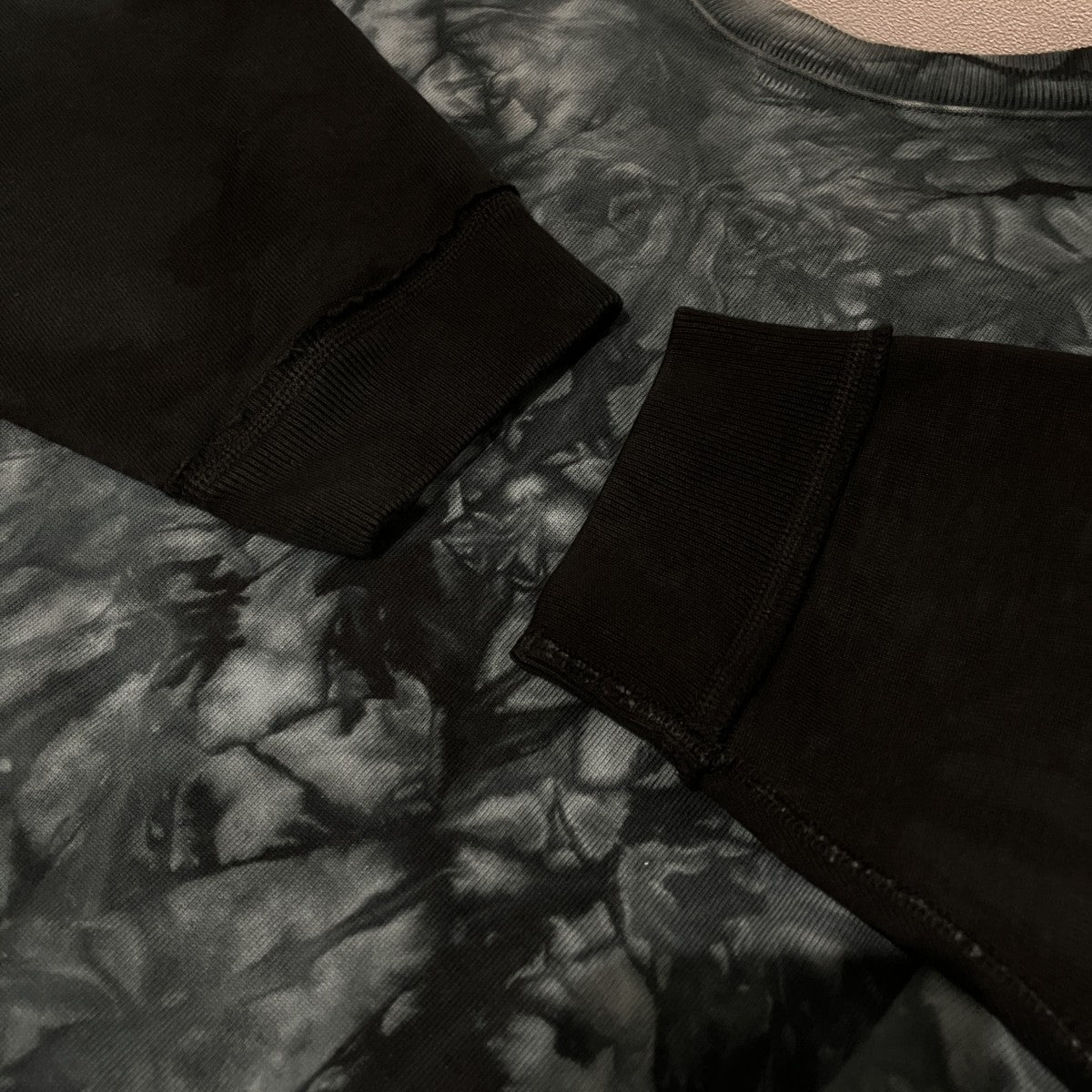 HUGE SWEAT TIE DIEプリントスウェットA23C-05CS11C