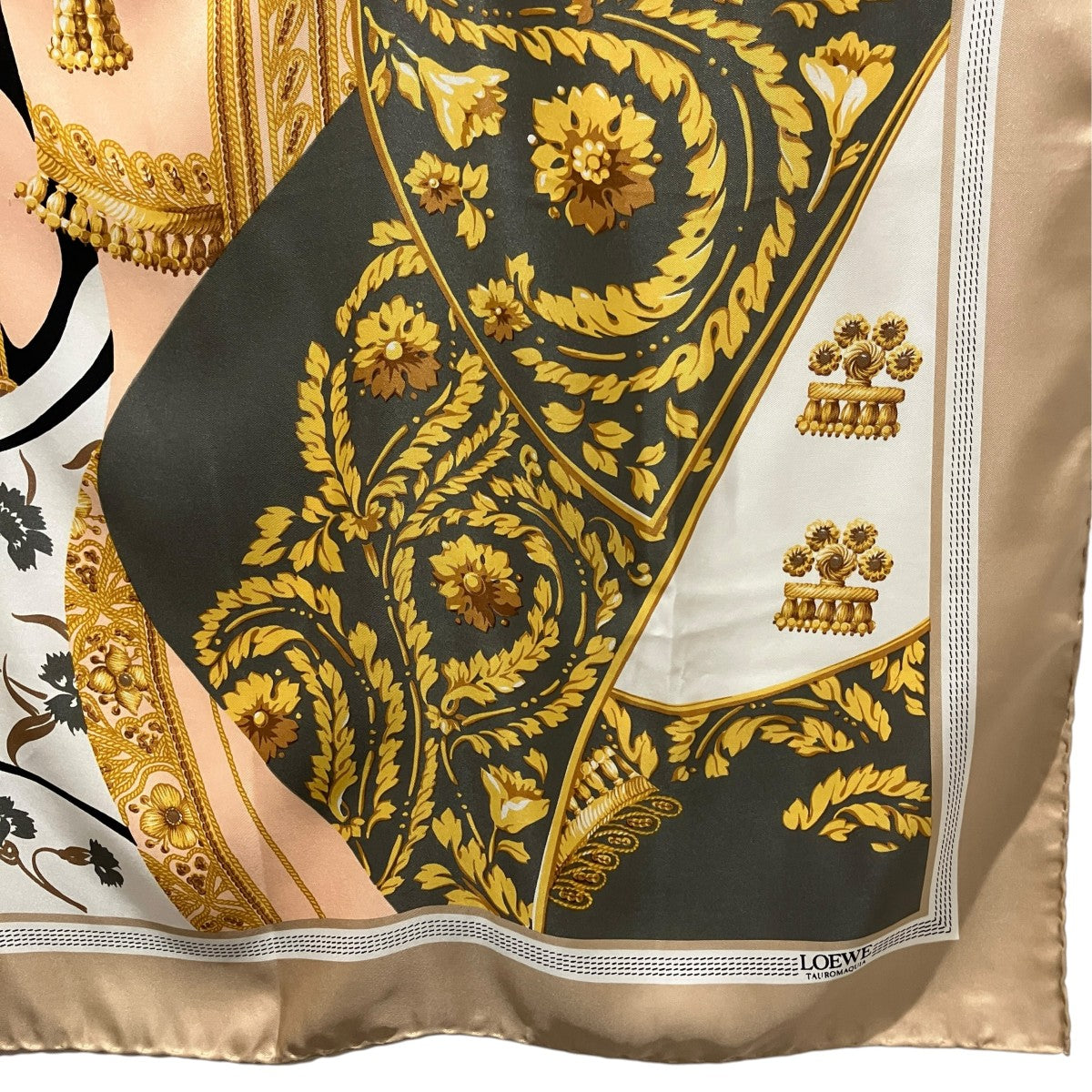 LOEWE シルクスカーフ 古着・中古-6枚目のアイテム画像