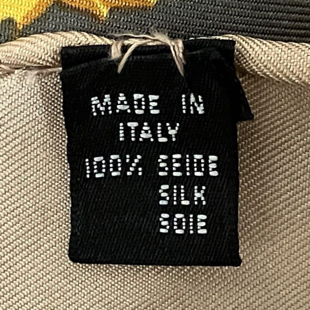 LOEWE シルクスカーフ 古着・中古-8枚目のアイテム画像