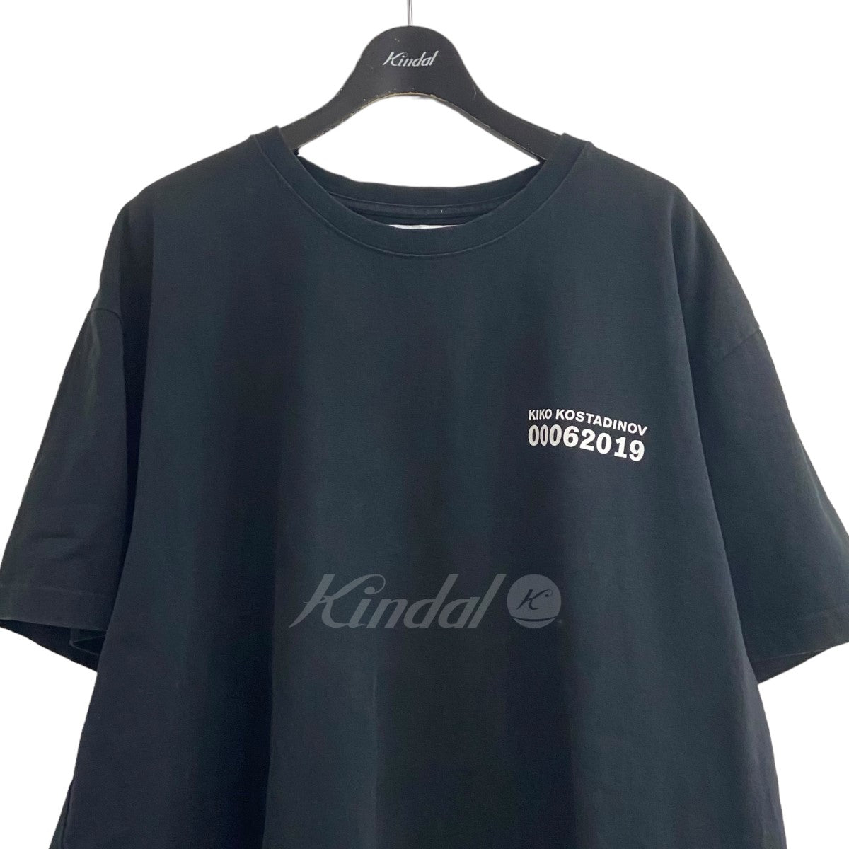 Kiko Kostadinov(キココスタディノフ) 19SS フロントロゴ半袖Tシャツ