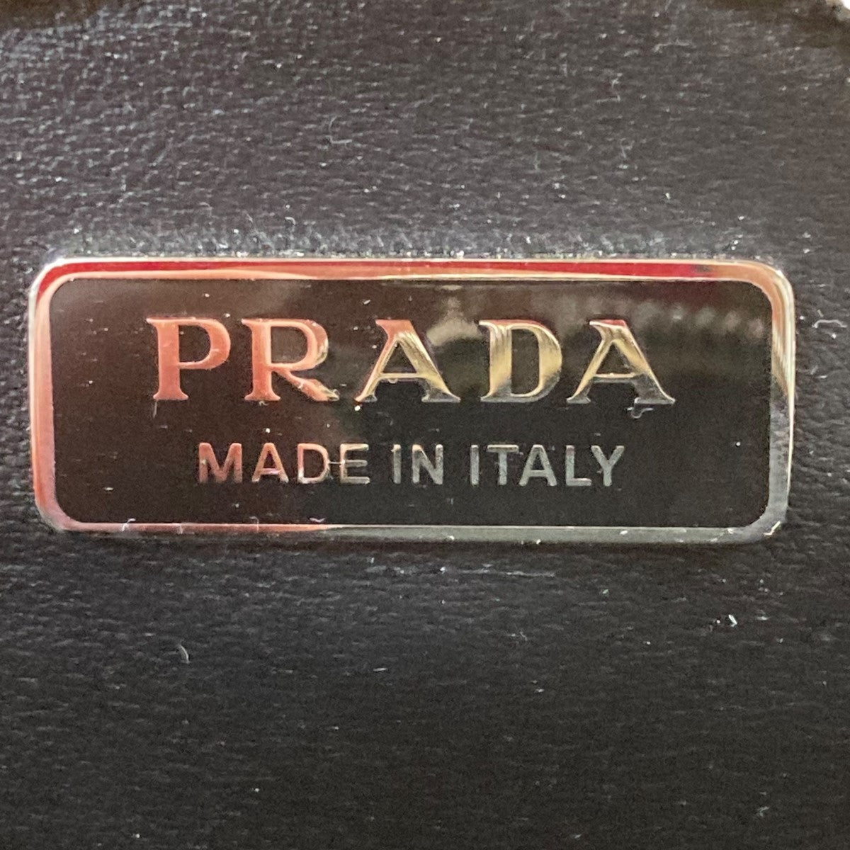 PRADA(プラダ) ラウンドコインケース ホワイト｜【公式】カインドオルオンライン ブランド古着・中古通販【kindal】