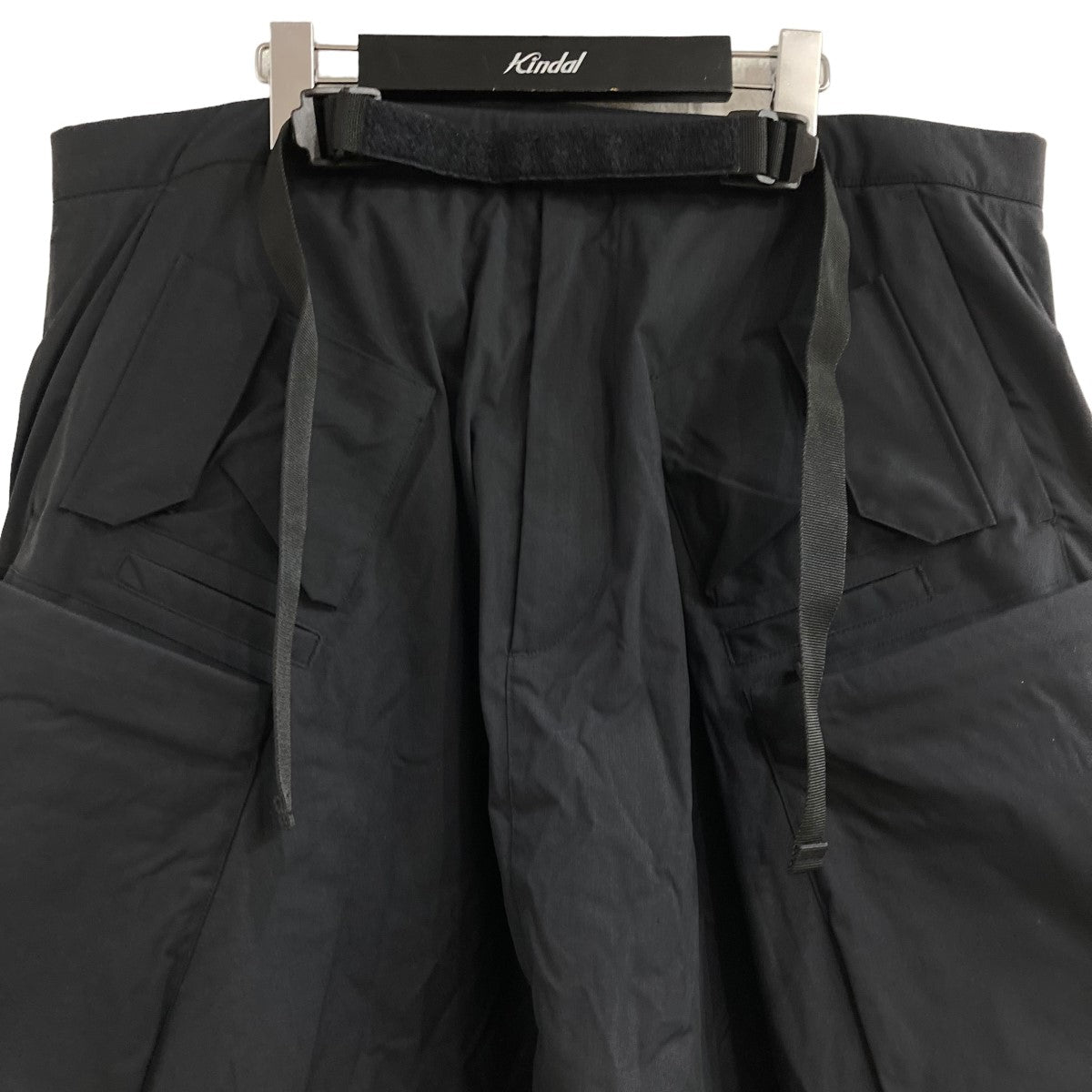アクロニウムのNEXTEC EPIC ENCAPSULATED GLACIER ULTRAWIDE CONVERTIBLE PANTS ナイロンカーゴサルエルパンツ P30A-Eです。 ACRONYM ボトムス 古着・中古アイテム