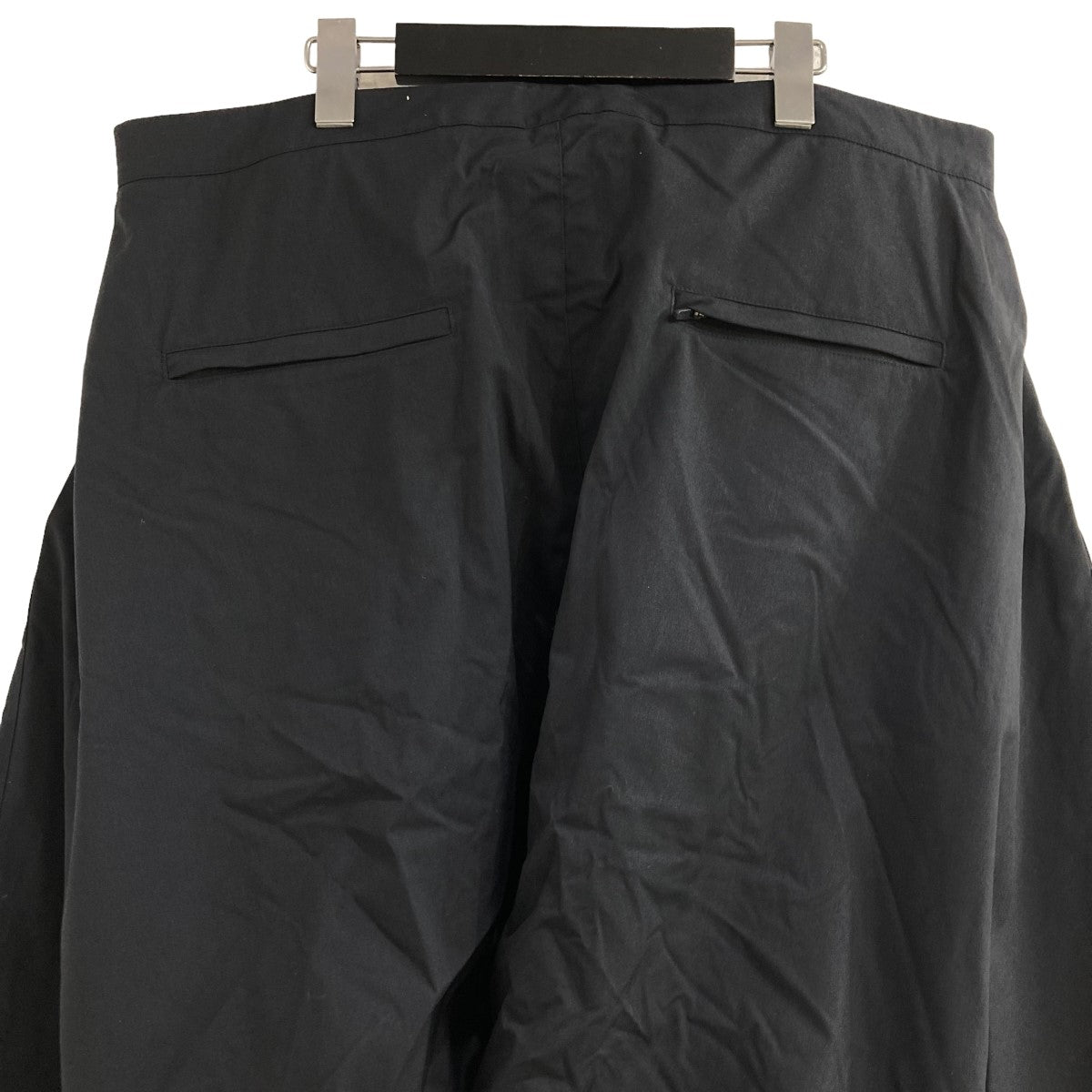 アクロニウムのNEXTEC EPIC ENCAPSULATED GLACIER ULTRAWIDE CONVERTIBLE PANTS ナイロンカーゴサルエルパンツ P30A-Eです。 ACRONYM ボトムス 古着・中古アイテム