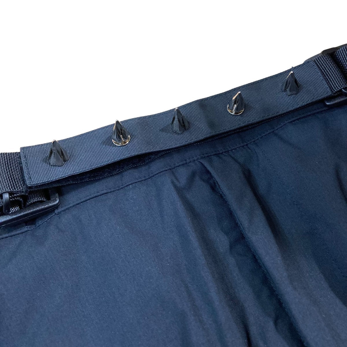 アクロニウムのNEXTEC EPIC ENCAPSULATED GLACIER ULTRAWIDE CONVERTIBLE PANTS ナイロンカーゴサルエルパンツ P30A-Eです。 ACRONYM ボトムス 古着・中古アイテム